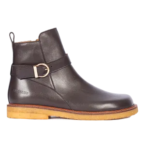Boot with buckle detail