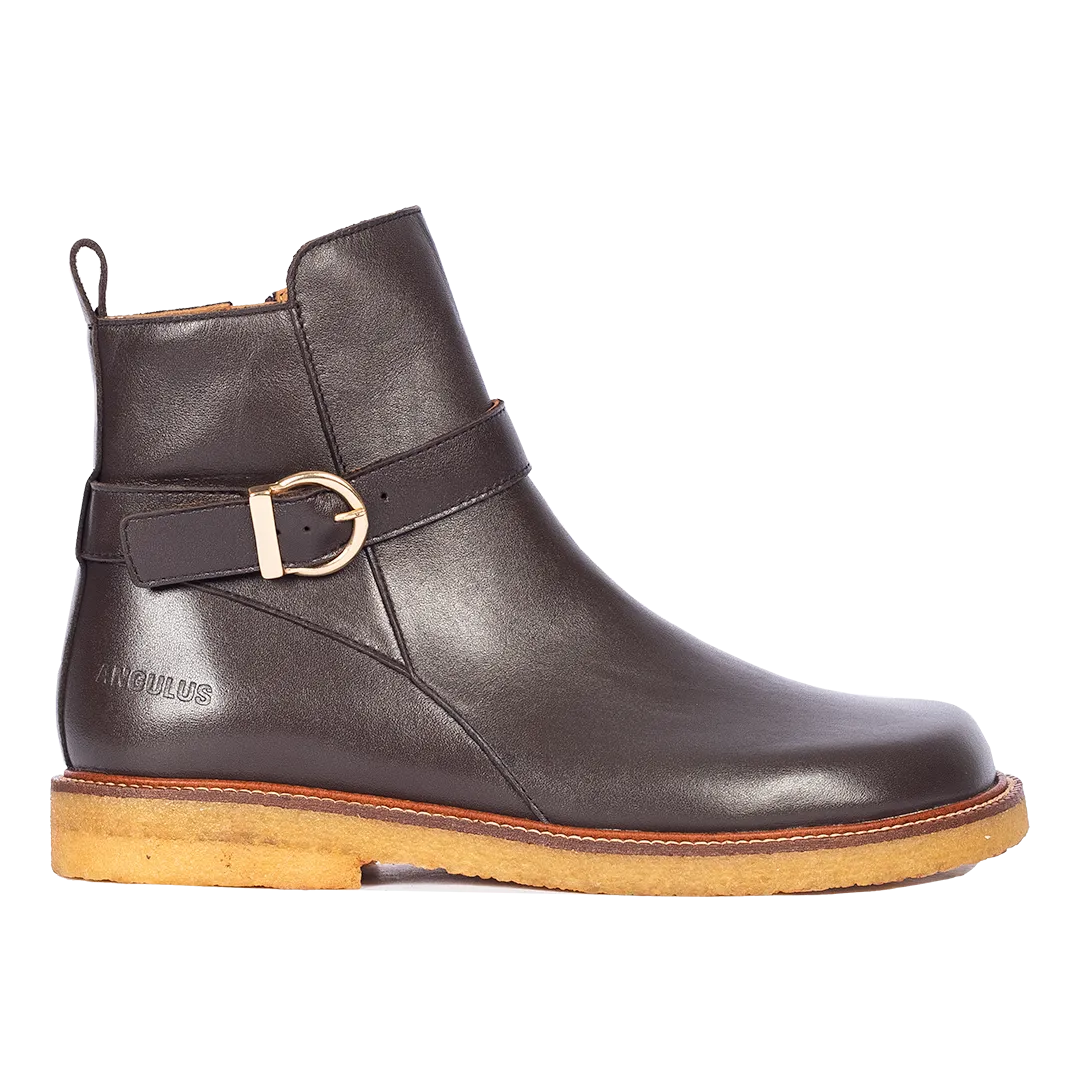 Boot with buckle detail
