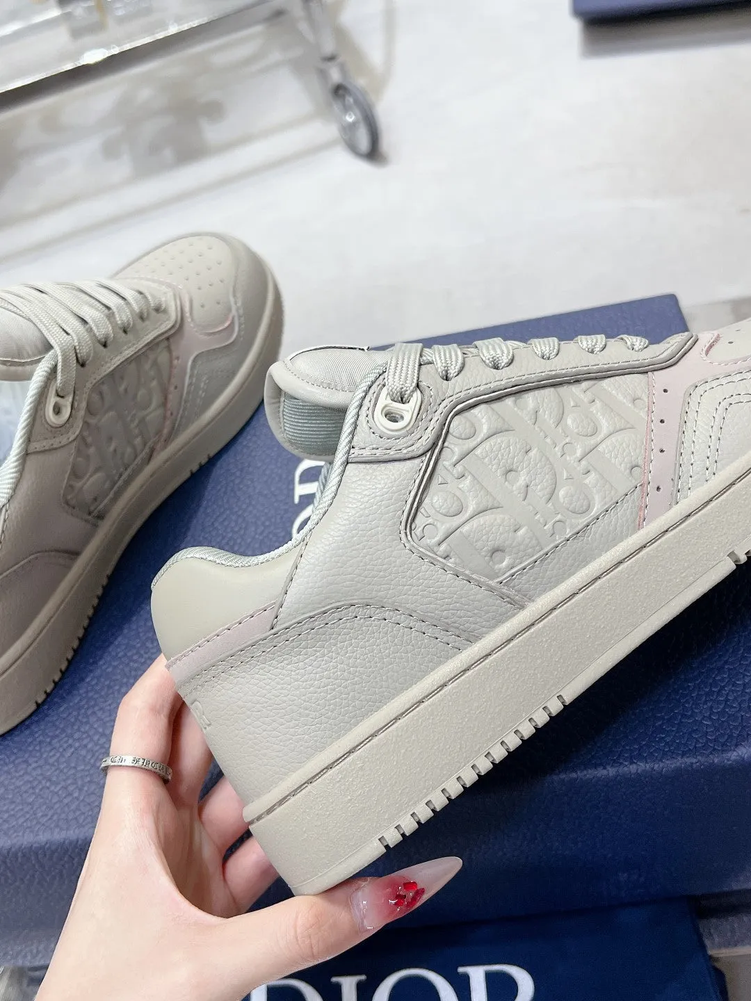 CD B27 Sneaker 30mm In Light Grey Calfskin 100631