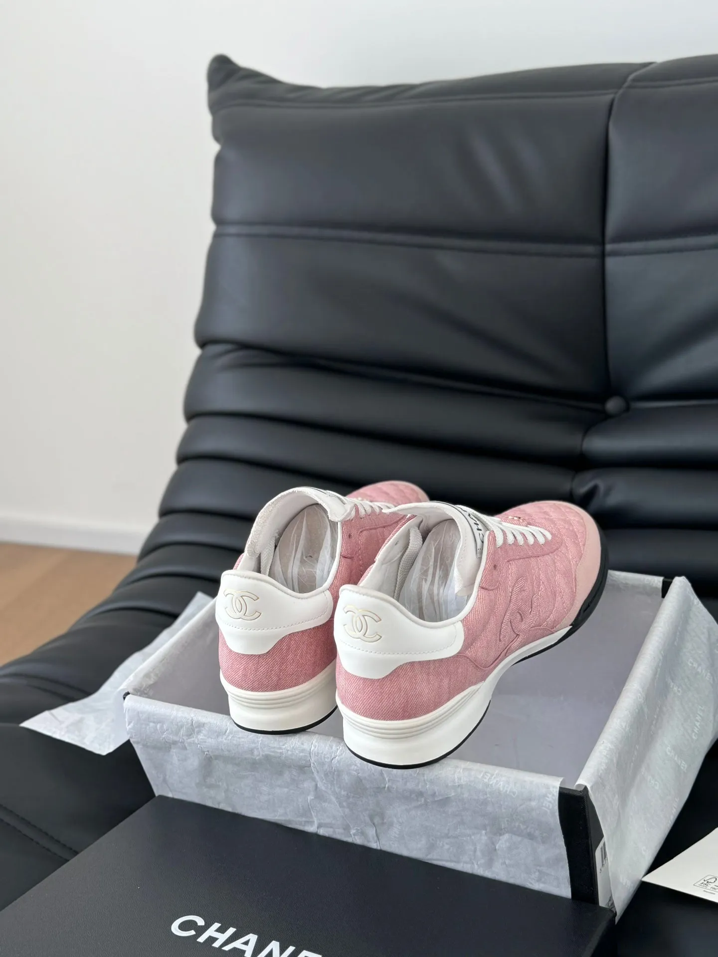 CHANEL LIGHT Hassle-free returns IN WHITE Cloud-based MIX LAMBSKIN PINK SNEAKER EMBROIDERED