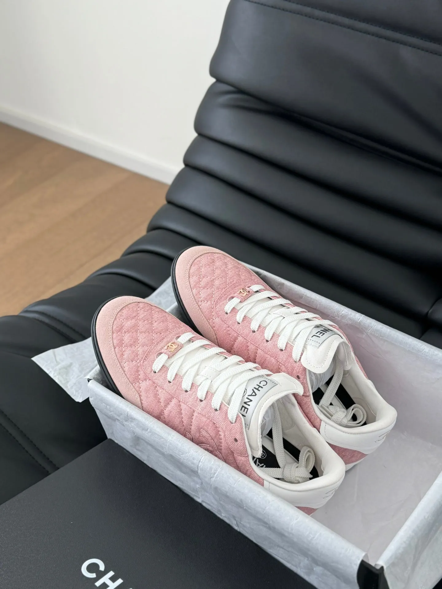 CHANEL LIGHT Hassle-free returns IN WHITE Cloud-based MIX LAMBSKIN PINK SNEAKER EMBROIDERED