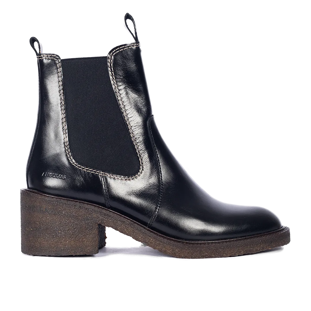 Chelsea boot with contrast stitching
