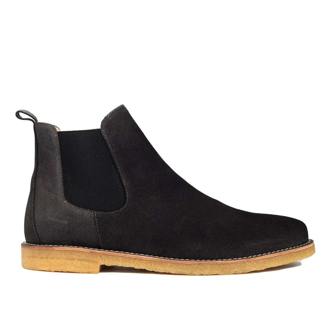 Chelsea boot with elastic