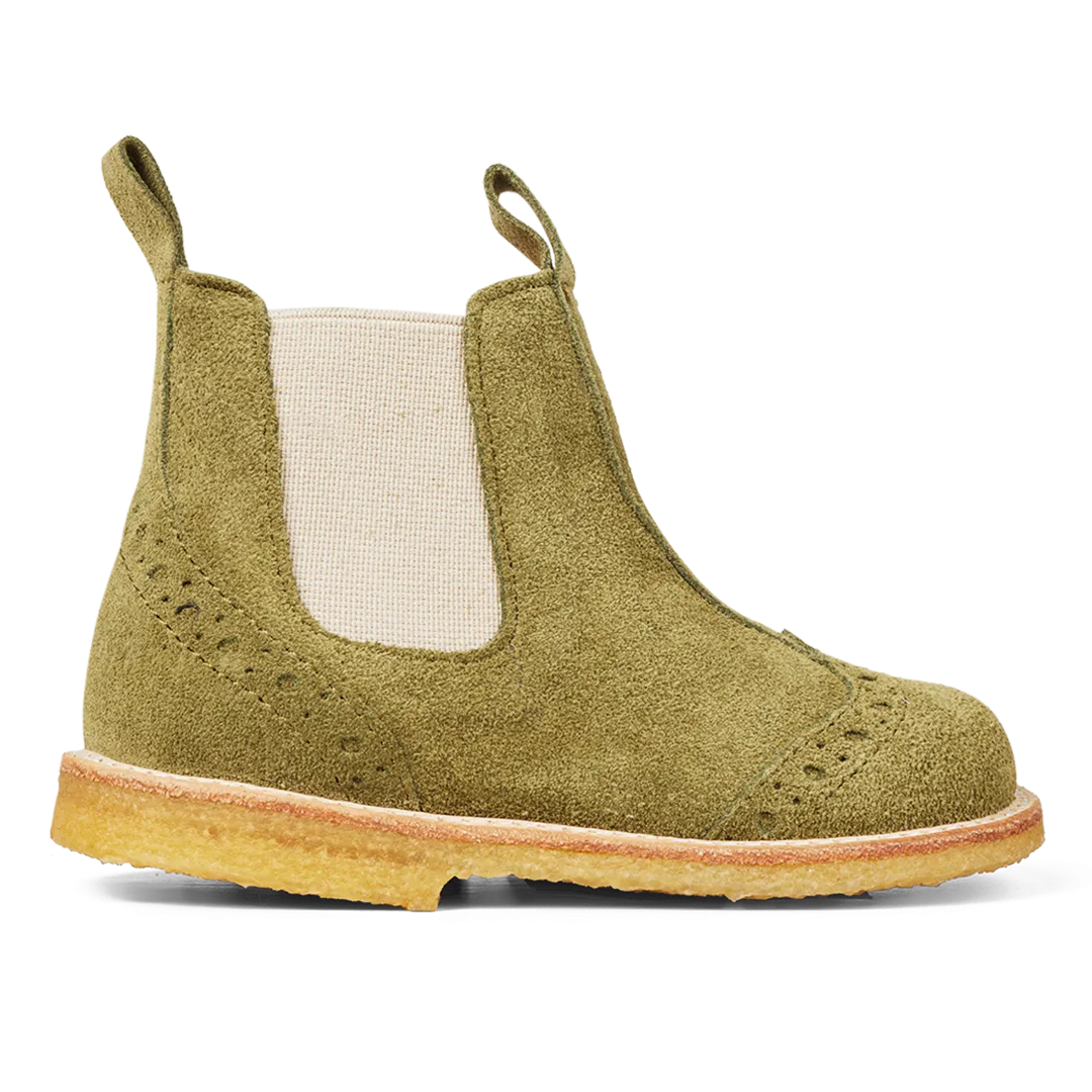 Classic Chelsea boot with brogue pattern