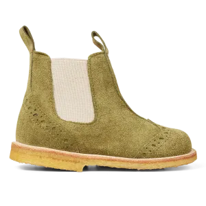 Classic Chelsea boot with brogue pattern