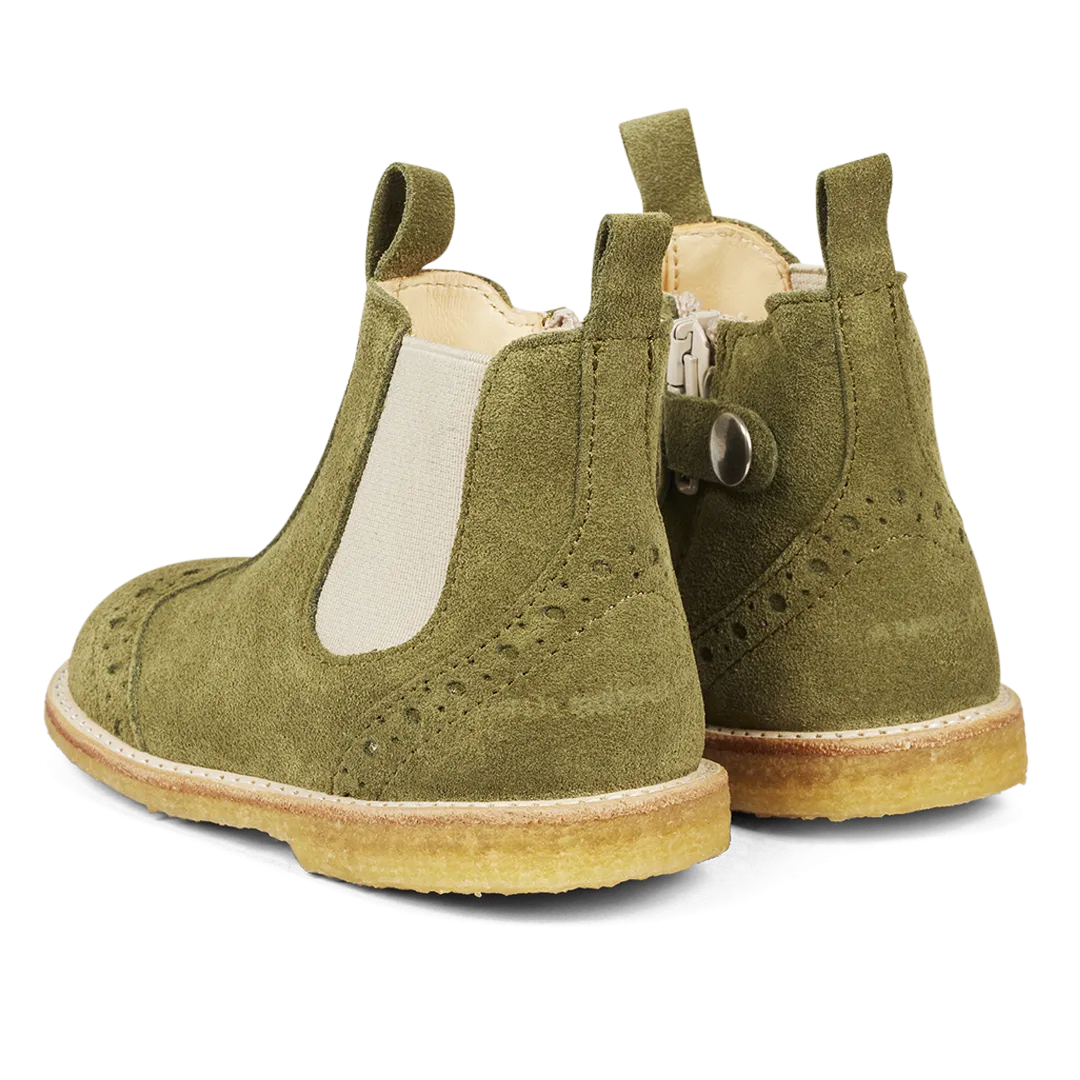 Classic Chelsea boot with brogue pattern