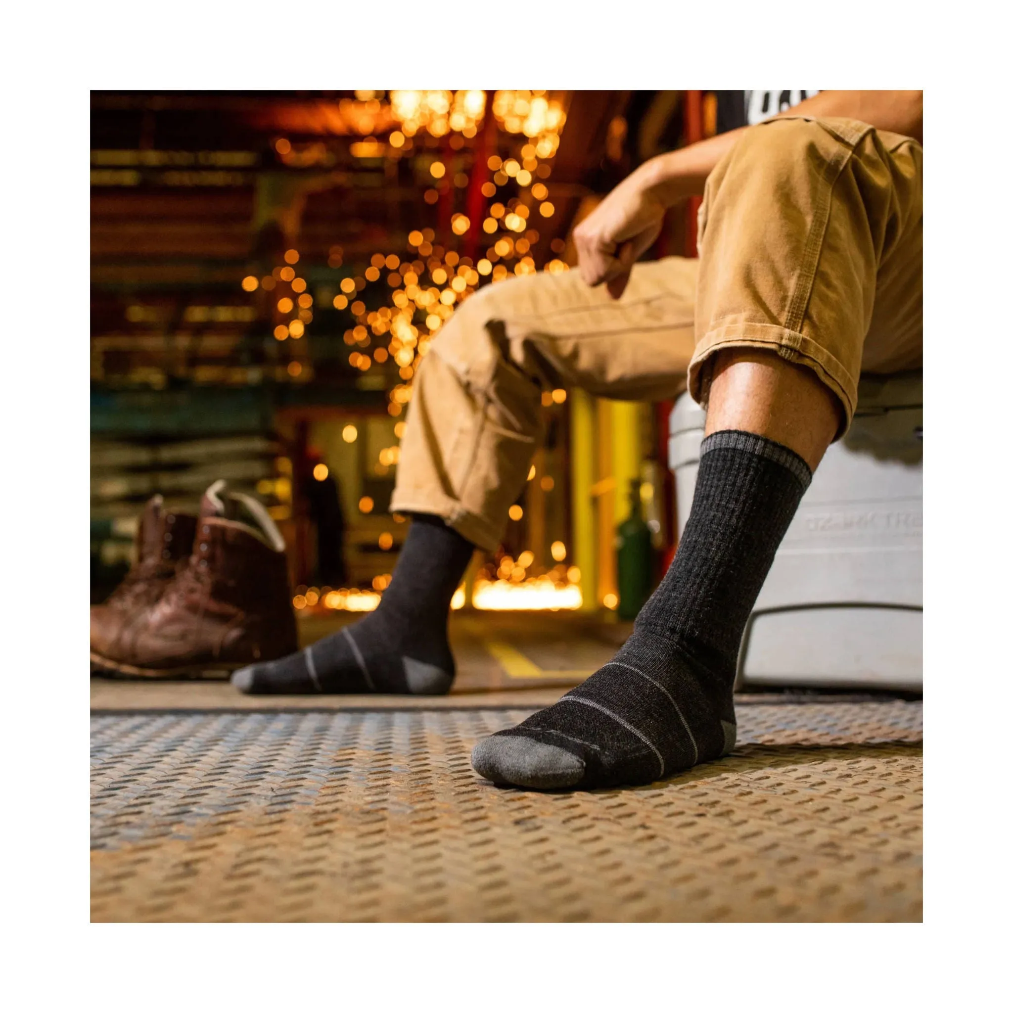 Darn Tough Vermont Men's William Jarvis Boot Midweight Work Sock - Gravel