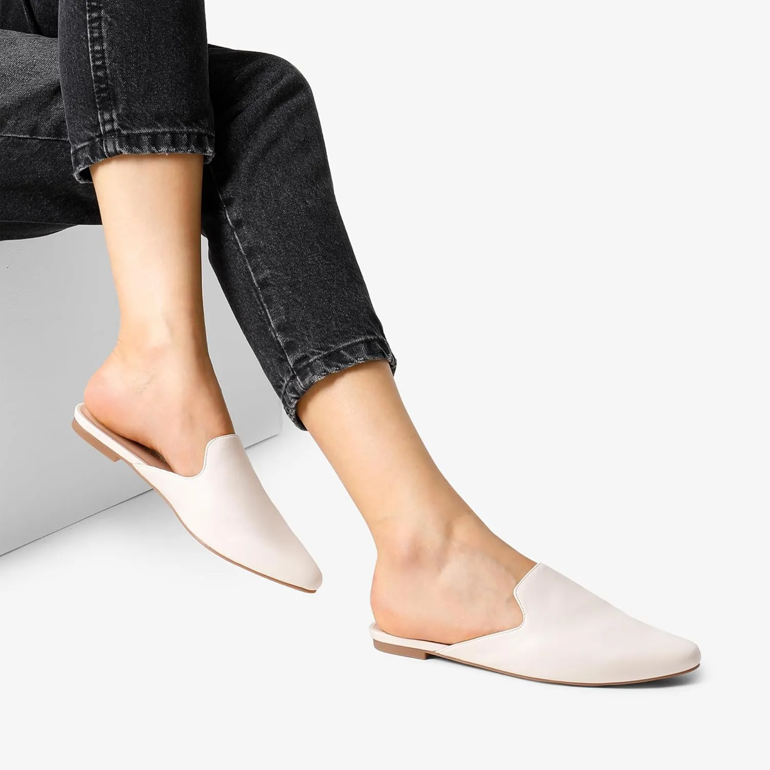 DREAM PAIRS Women's Flat Mules Pointed Toe Backless Loafer Shoes