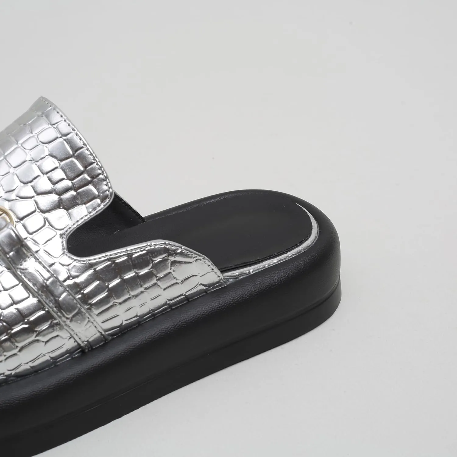 Dumalum Mules for Women Flats Closed Round Toe Slip on Sandals Comfortable Loafers Slides Shoes with Metal Chain Decor