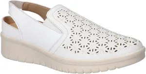 Easy Street Women's Petal Sneaker