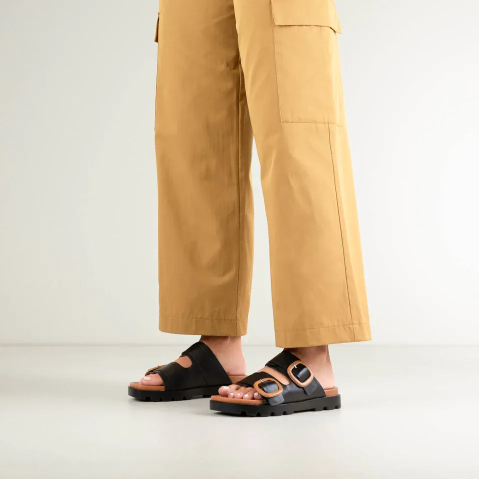 EOS Nili Black Leather Slide