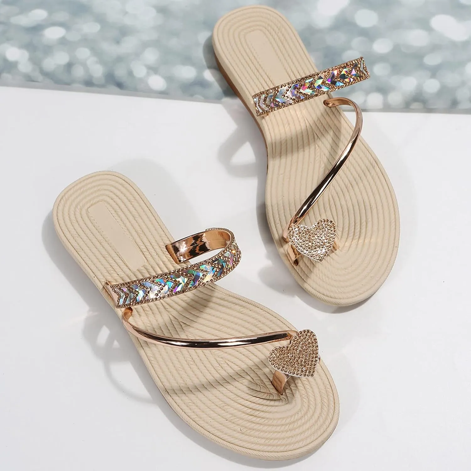 Fashion Slides Slippers for Summer Ladies Fashion Solid Color Bright Leather Love Rhinestone Cover Toe Straw Woven Flat