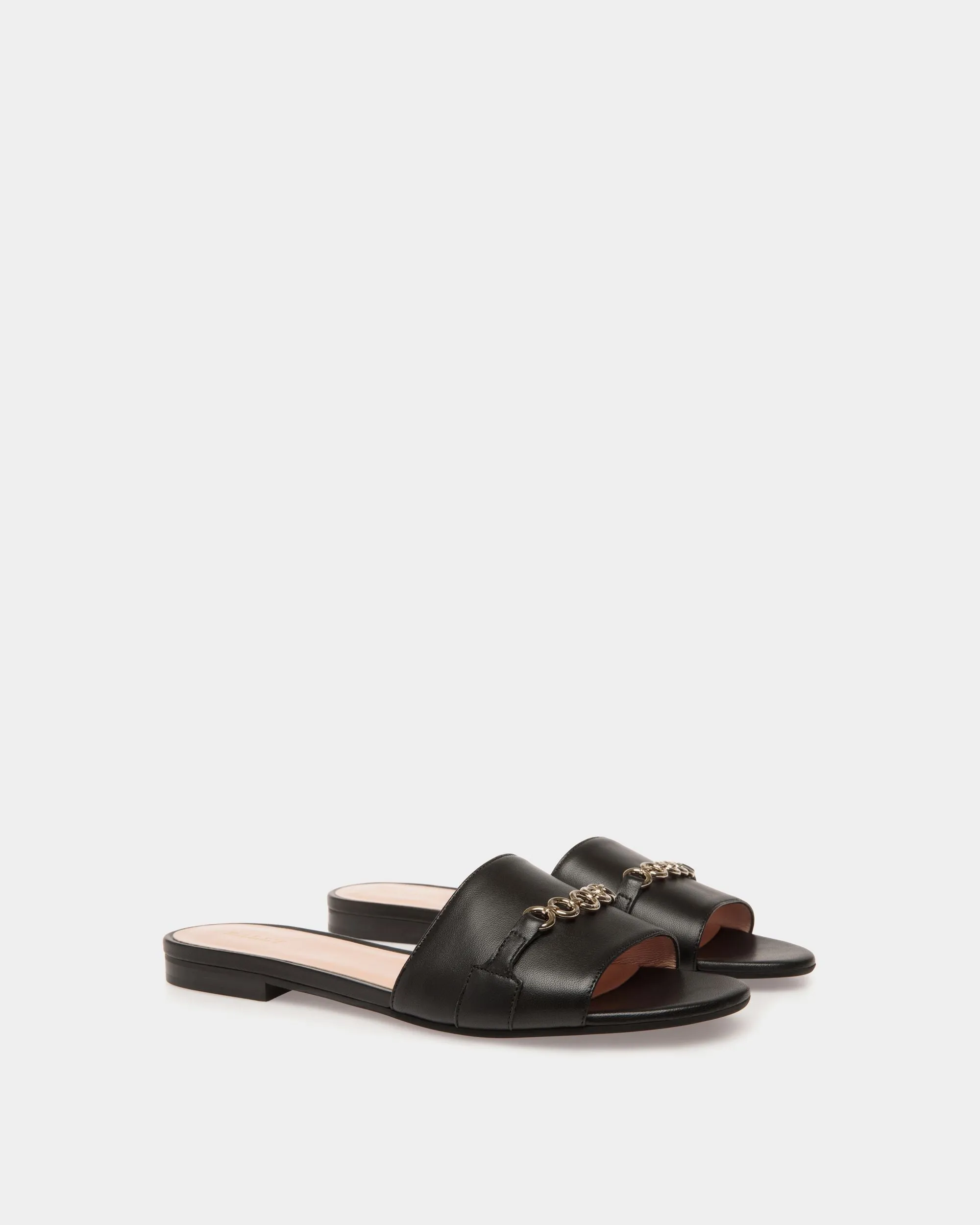 Flat Sandals In Black Leather