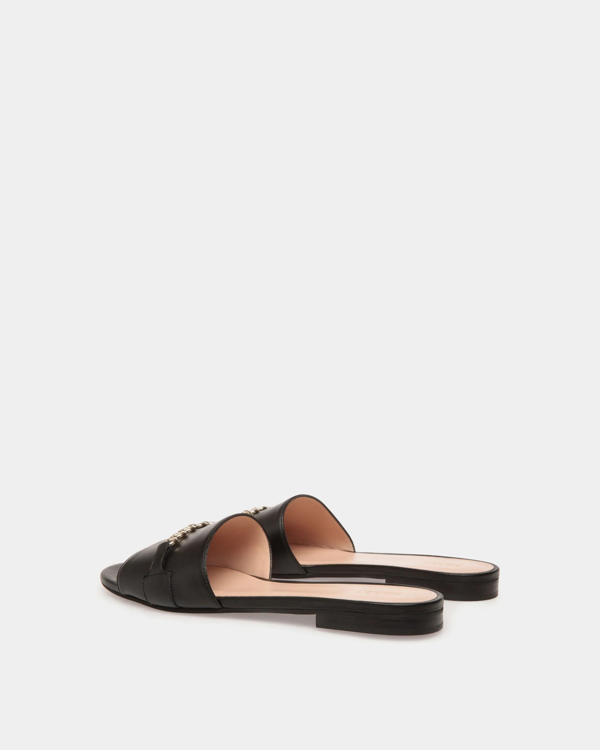 Flat Sandals In Black Leather