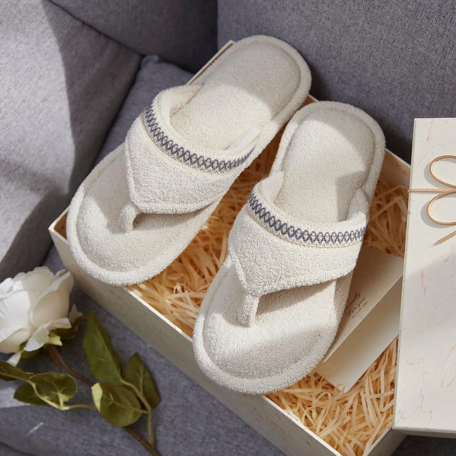 Flip Flops House Slippers for Women Indoor Bedroom Shoe with Non-slip Sole Ladies Summer Open Toe Slide Terry Thong Slippers with Memory Foam