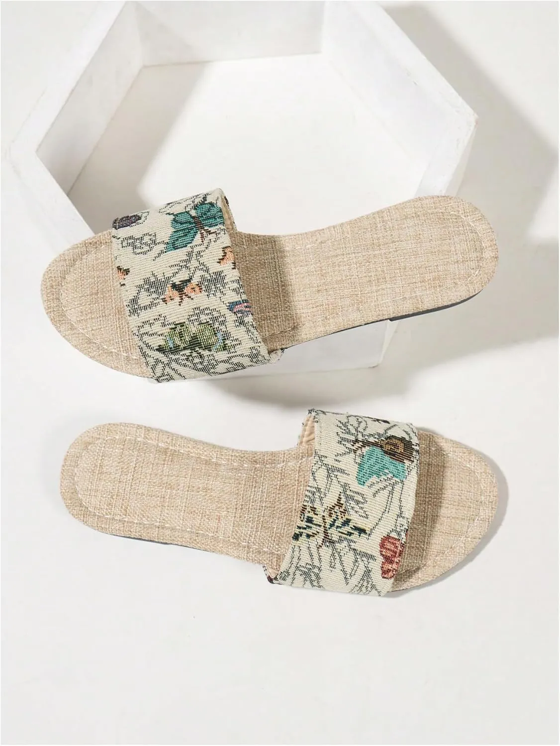 GORGLITTER Women's Embroidered Floral Flat Sandals Open Toe Slip on Boho Beach Vacation Slides Shoes