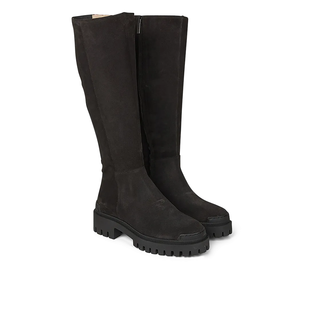 High-leg chelsea boot