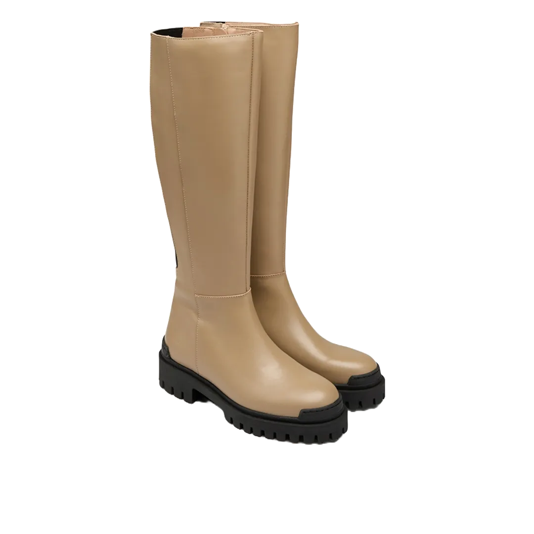 High-leg chelsea boot