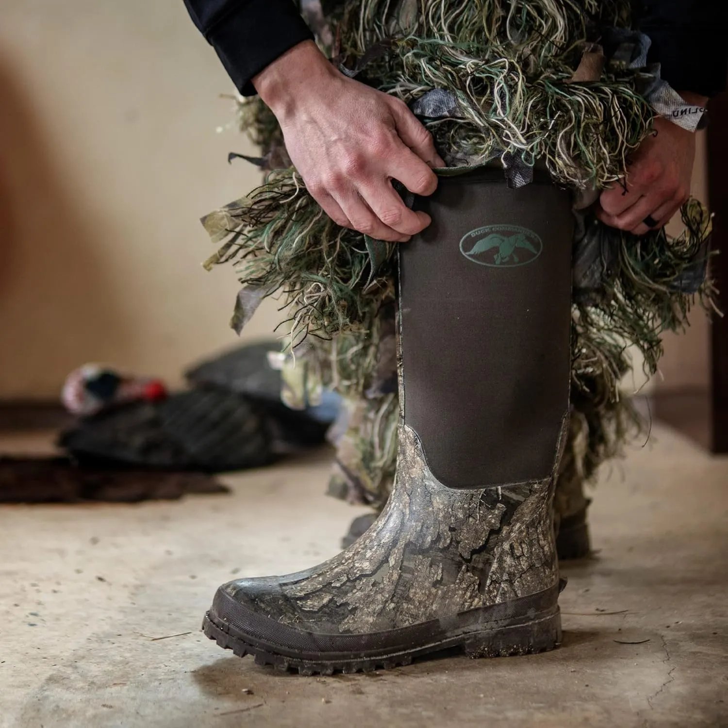 HOT SHOT Duck Commander Rubber Men’s Hunting Boot, Durable Neoprene Lightweight Waterproof High Traction Boots for Men