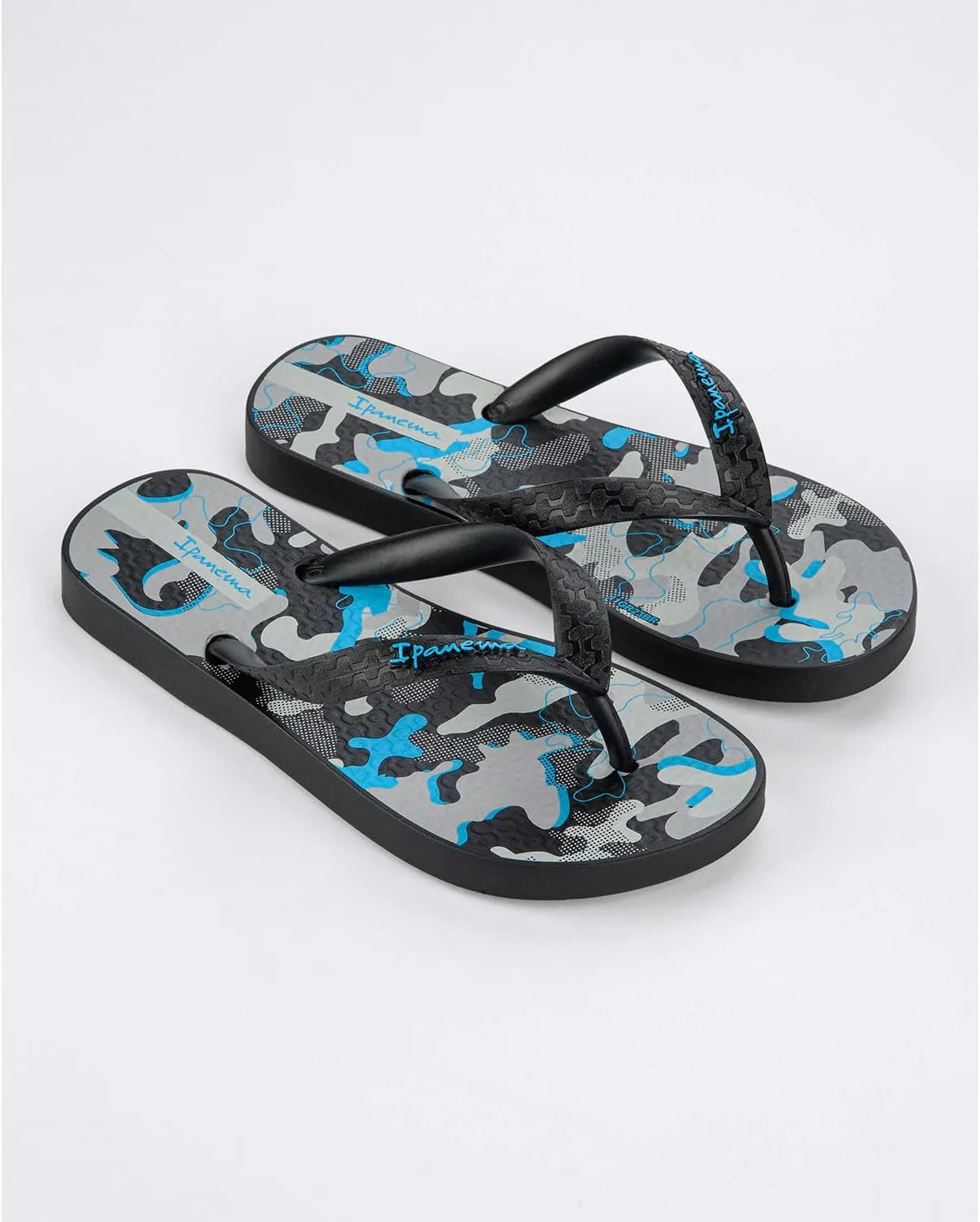 Ipanema Temas XIV Kids Flip Flops - Comfortable & Stylish Unisex Flip Flops for Kids, Bright & Colorful Prints, Non-Slip Sole, Durable, Water Resistant, Easy to Clean