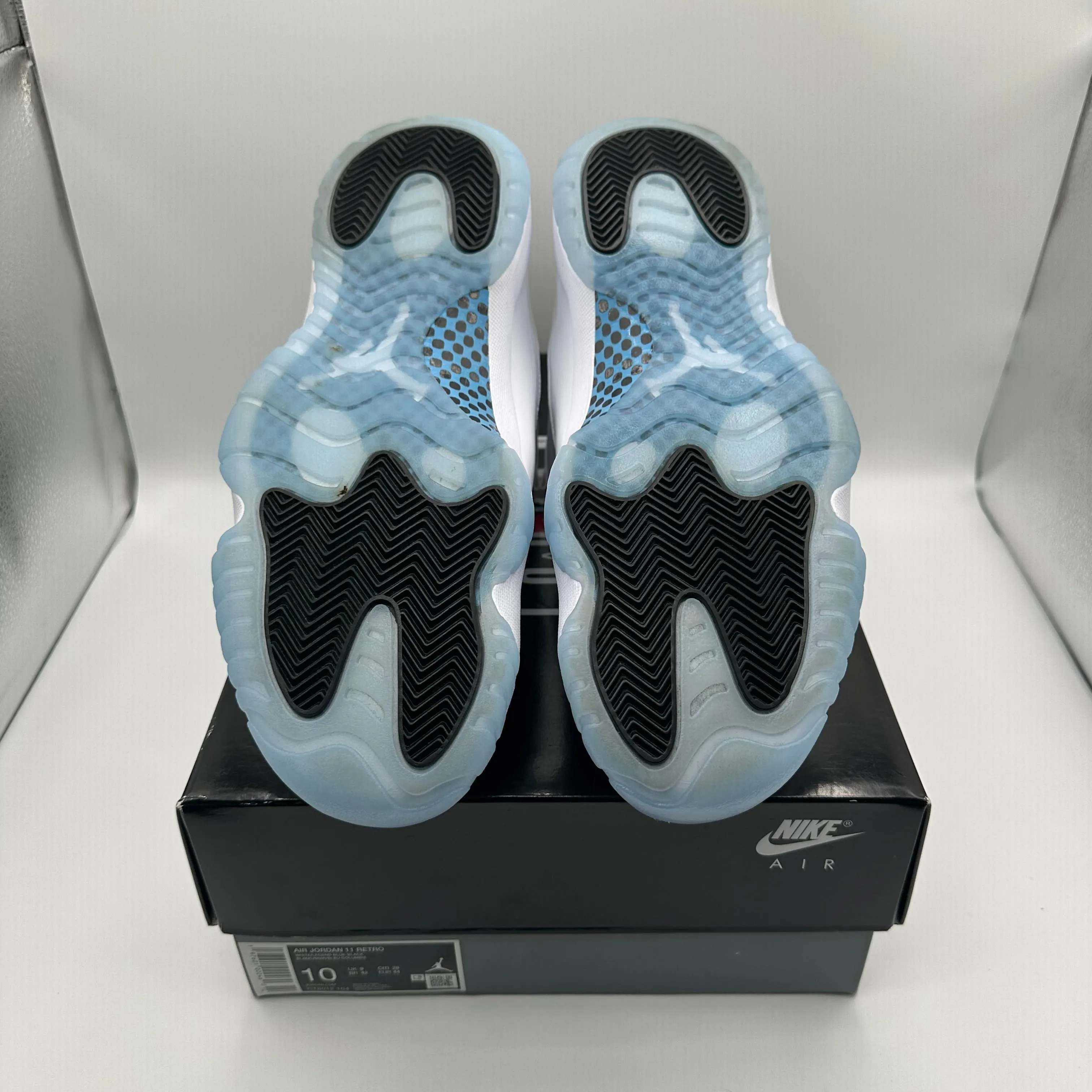 Jordan 11 Retro Legend Blue *pre-owned* (SIZE 10)