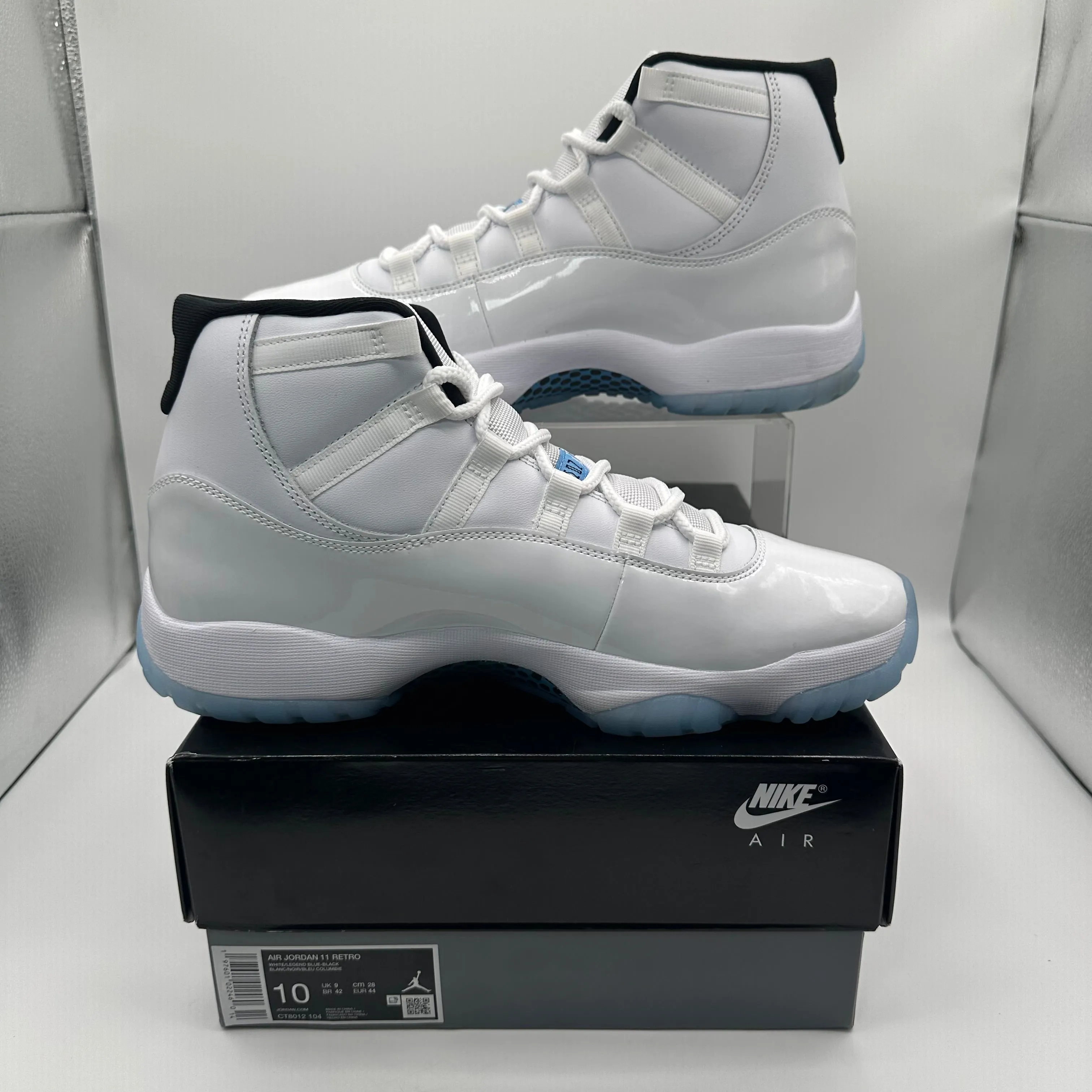 Jordan 11 Retro Legend Blue *pre-owned* (SIZE 10)