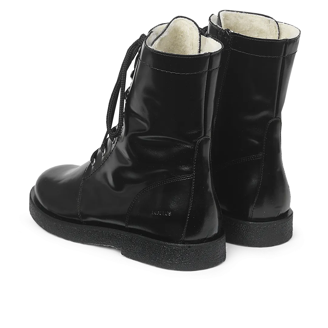 Lace-up boot with wool lining and zipper