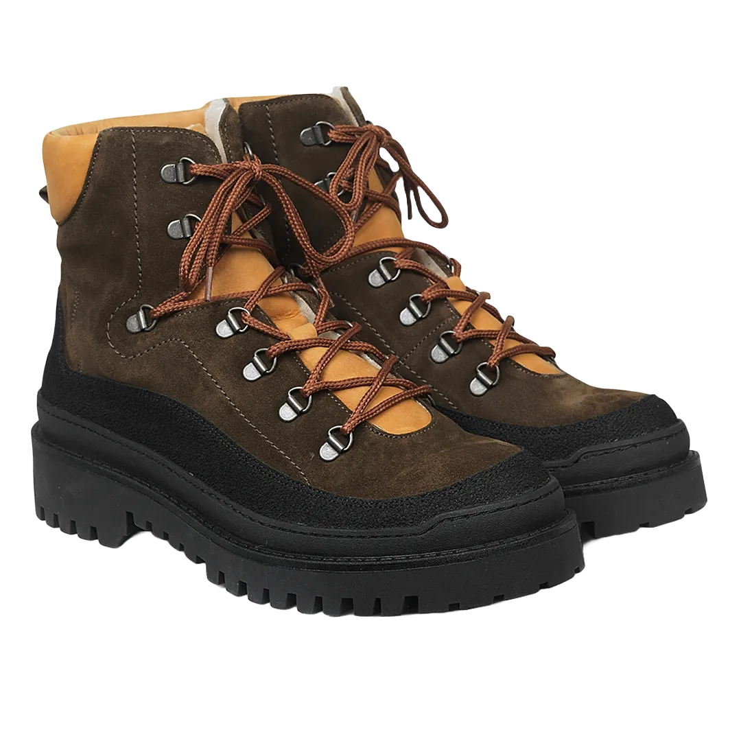 Lace-up Boot with wool lining