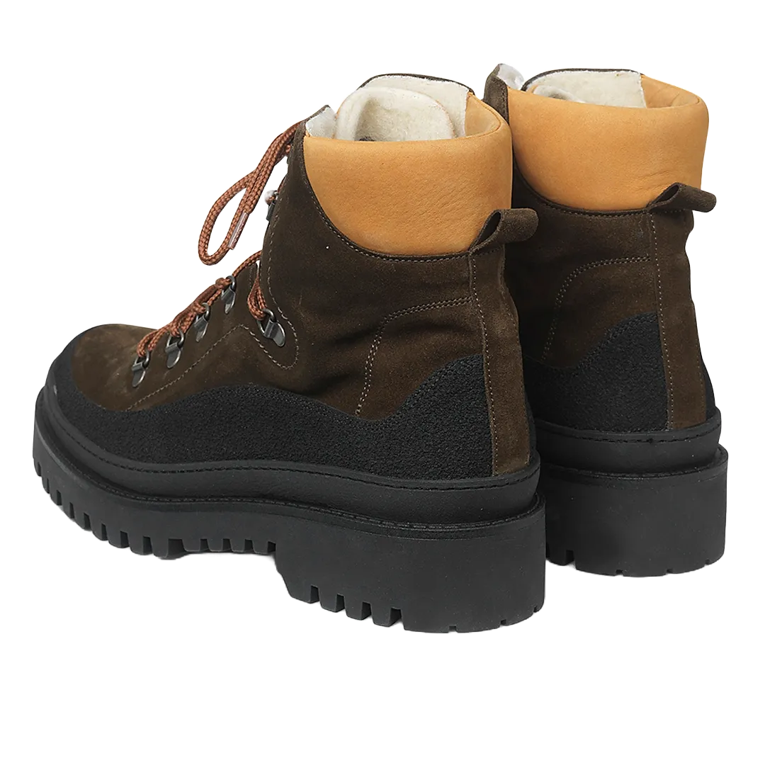 Lace-up Boot with wool lining
