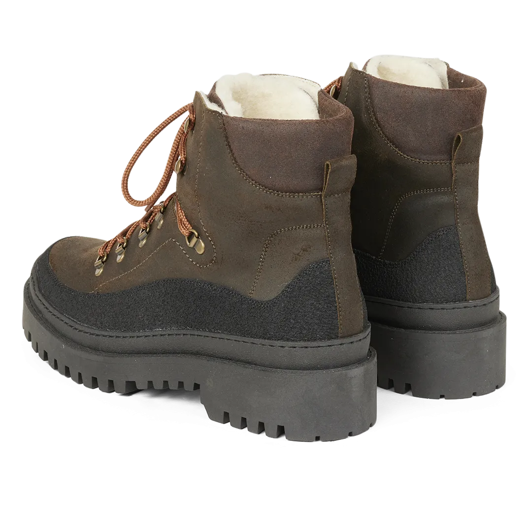 Lace-up Boot with wool lining