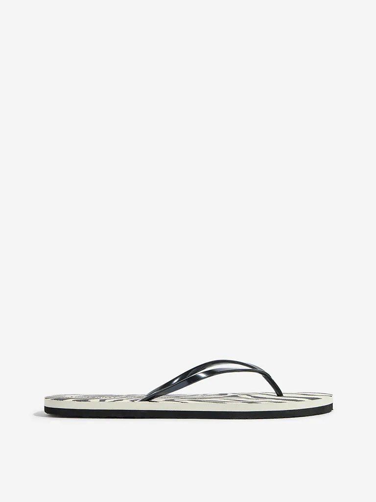 LUNA BLU Black Animal Print Flip-Flop
