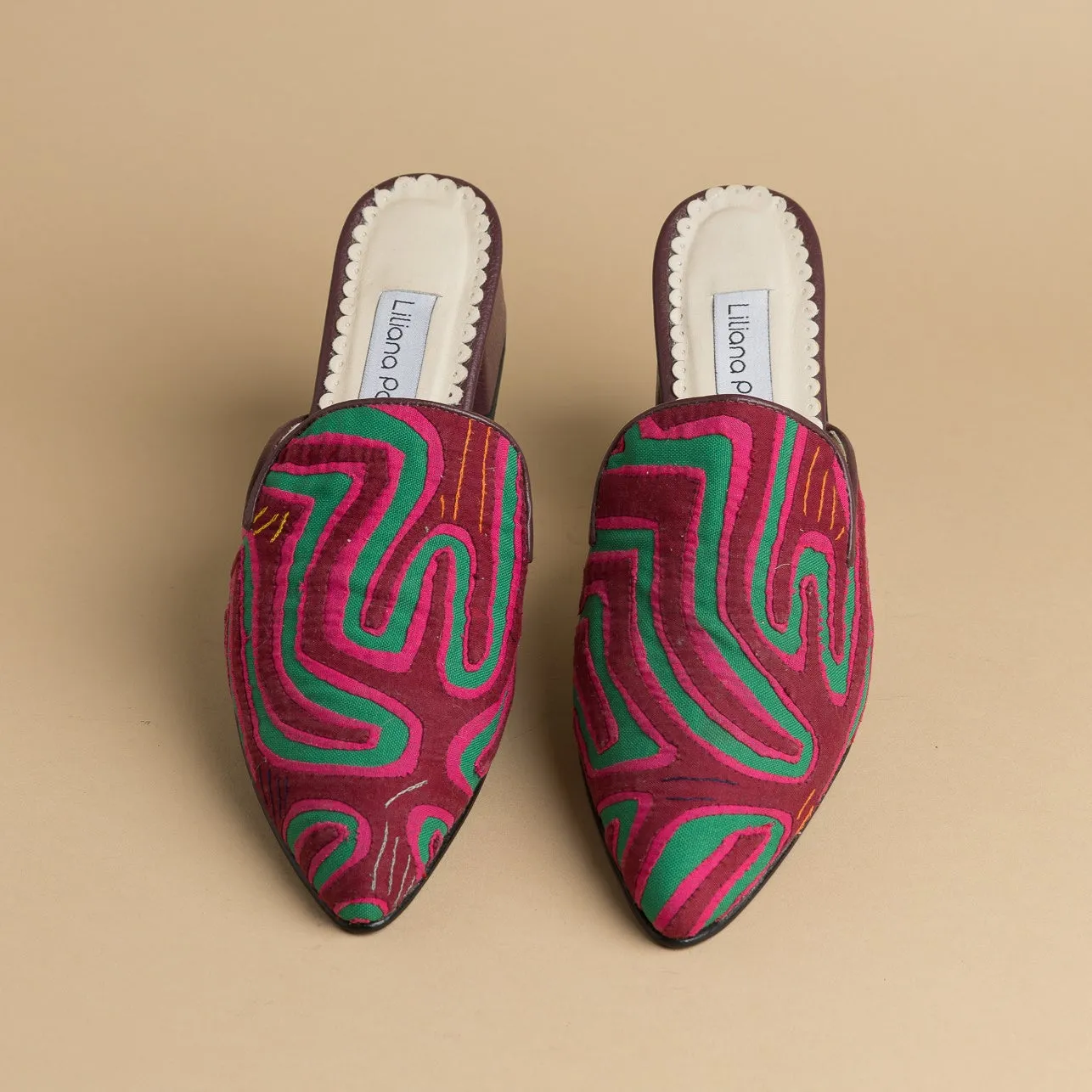 Mola Mule | Wine Tones & Green