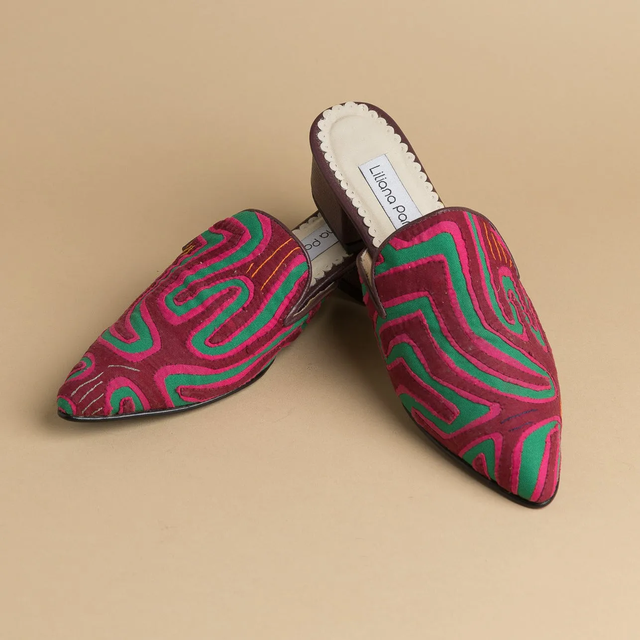 Mola Mule | Wine Tones & Green