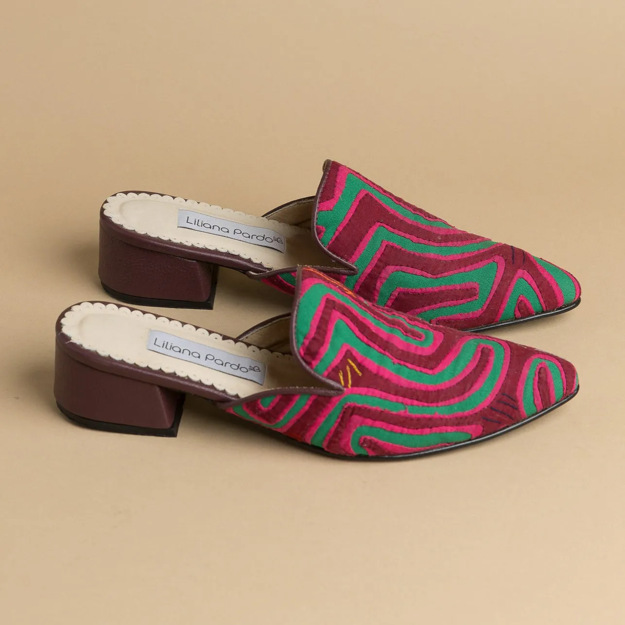 Mola Mule | Wine Tones & Green