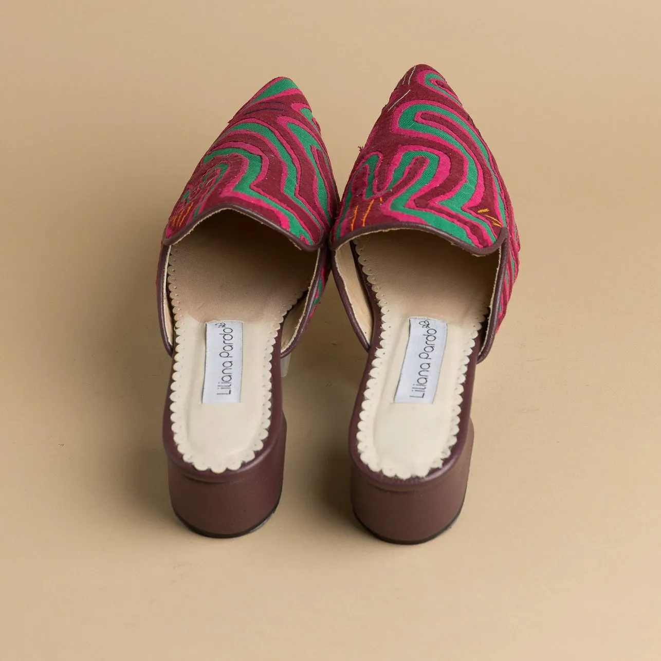 Mola Mule | Wine Tones & Green