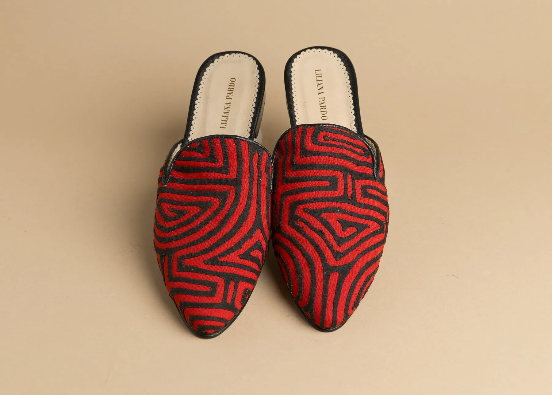 Mola Mules | Black & Red