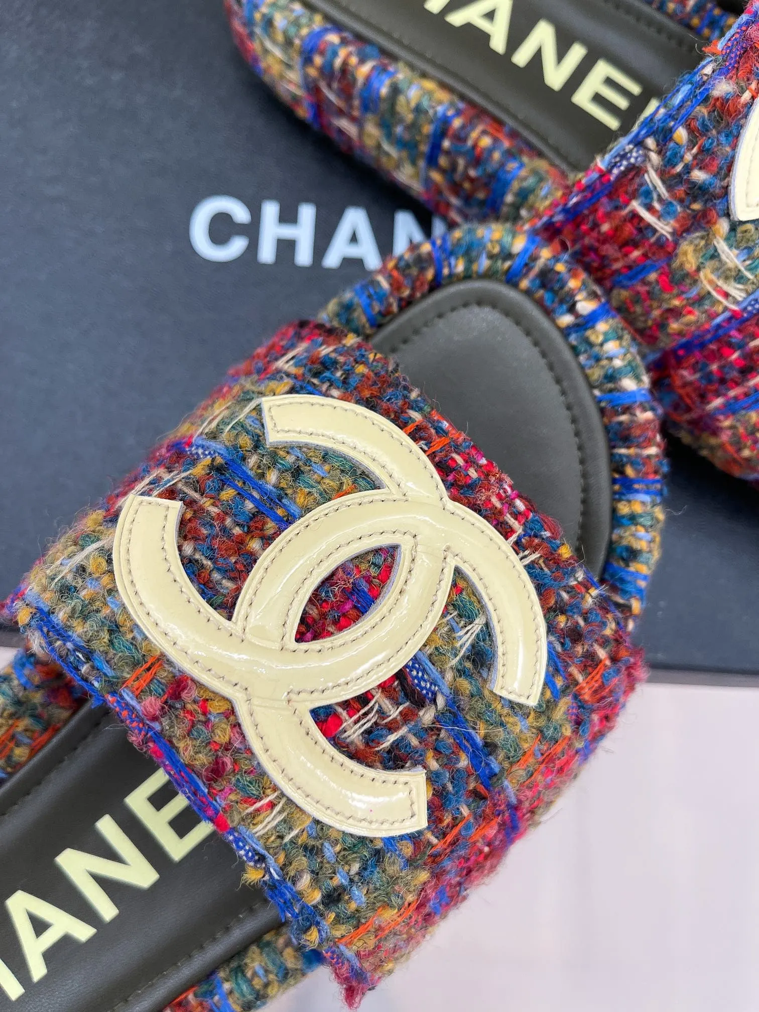 SE1018 CC Slippers / Size5-10