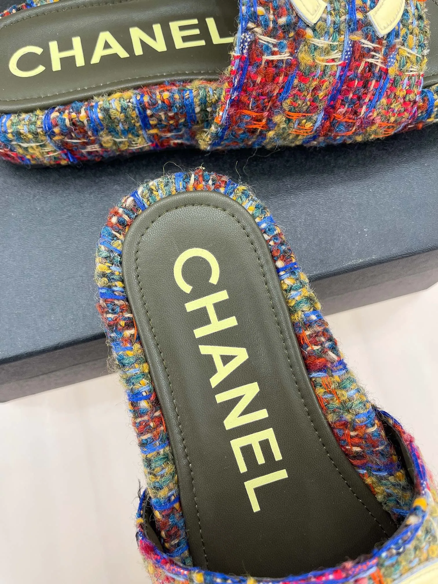 SE1018 CC Slippers / Size5-10