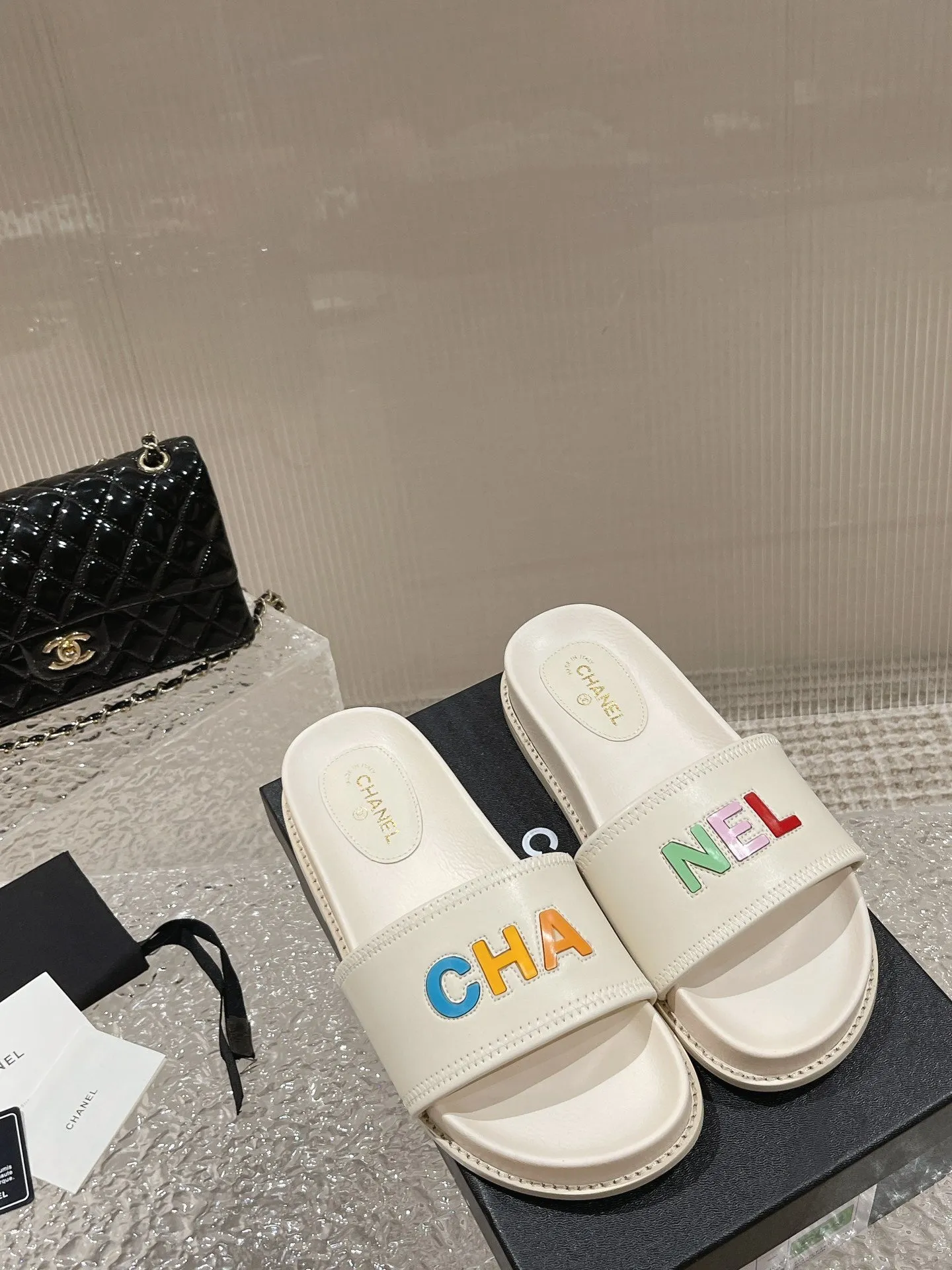 SE1114 CC Slipper / Size4-10