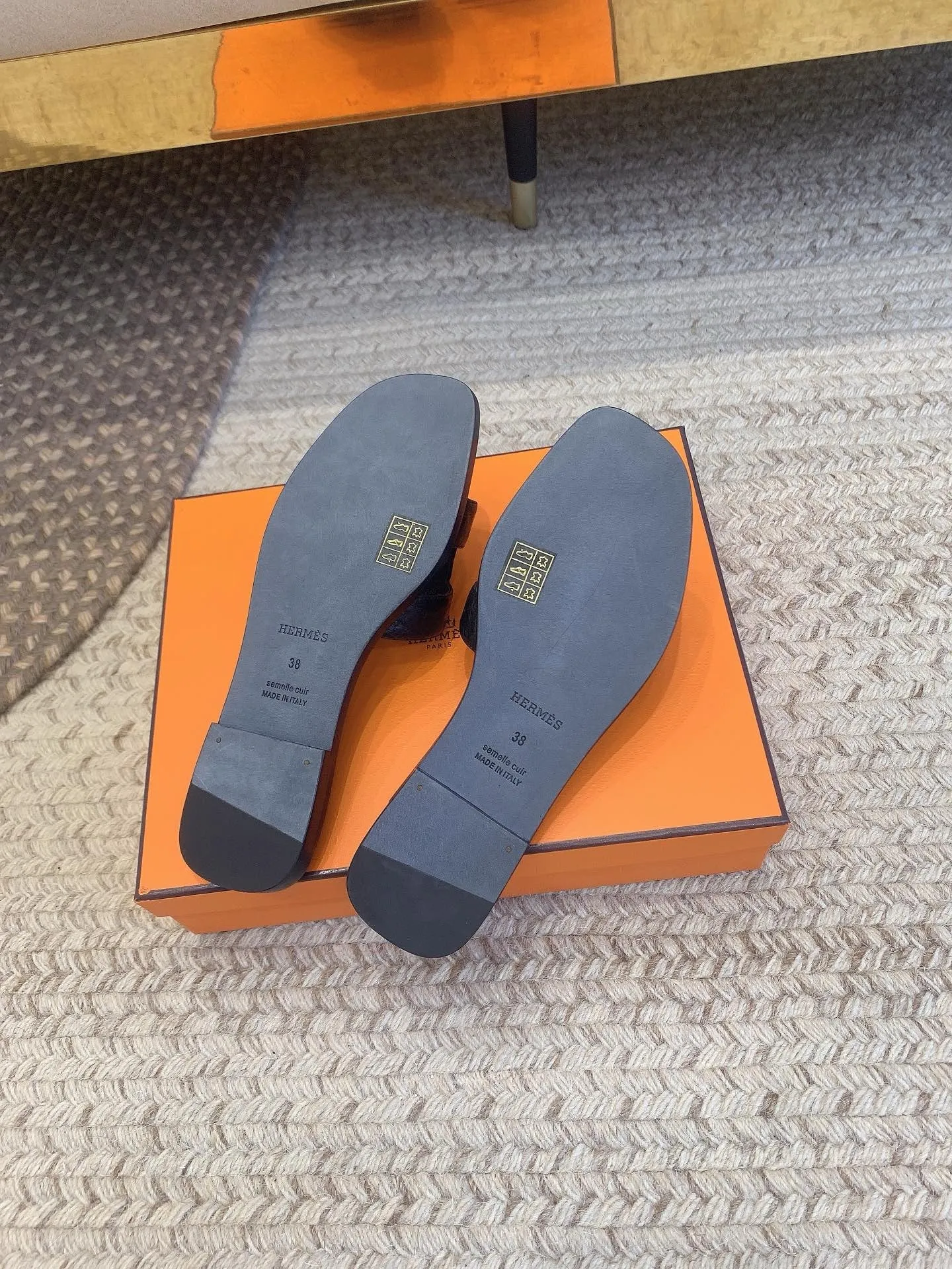 SE1581 Hermes Oran Sandal / Size5-12