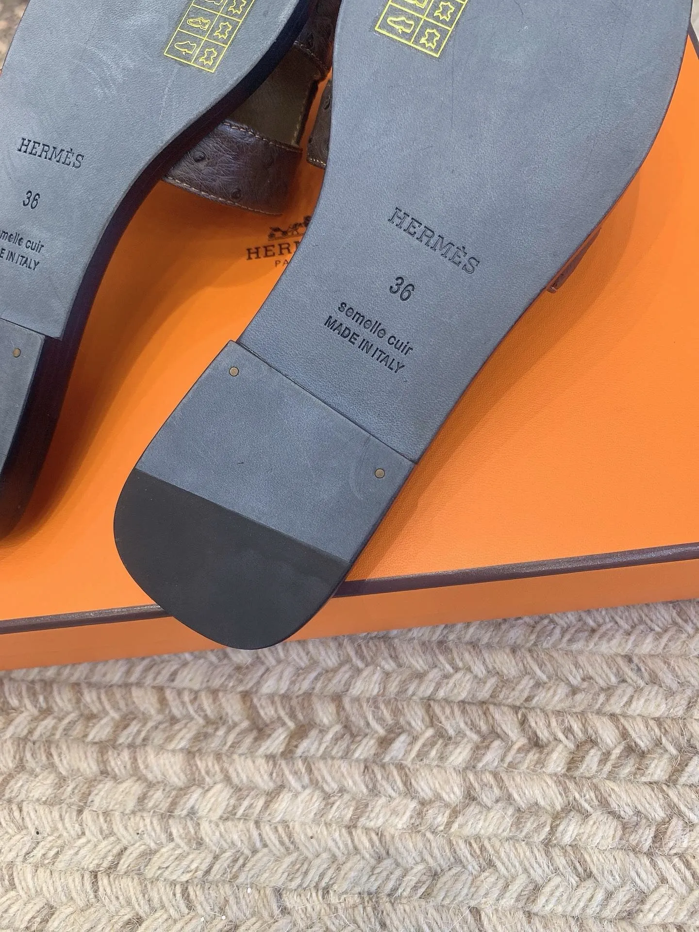 SE1582 Hermes Oran Sandal / Size5-12