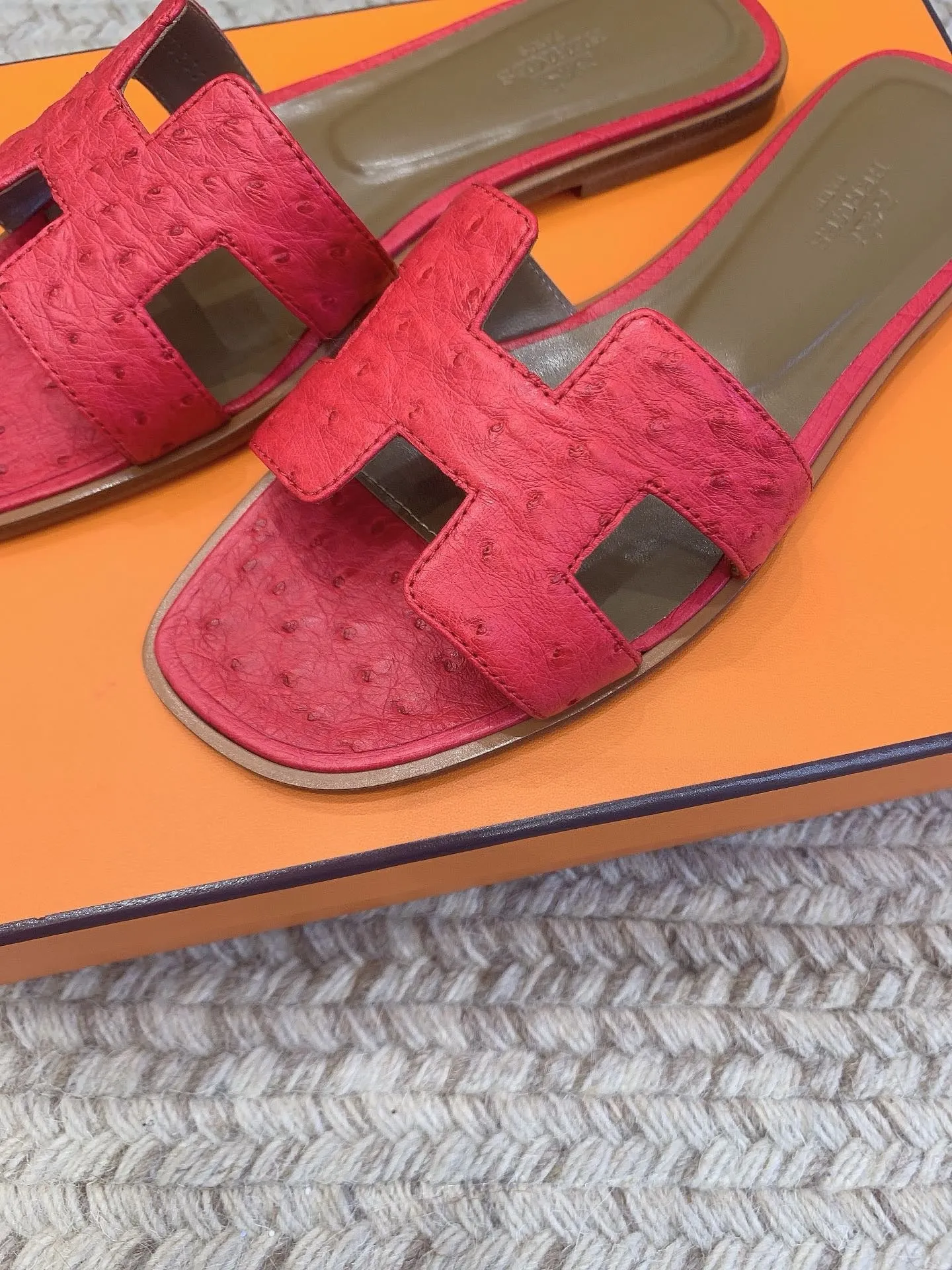 SE1582 Hermes Oran Sandal / Size5-12