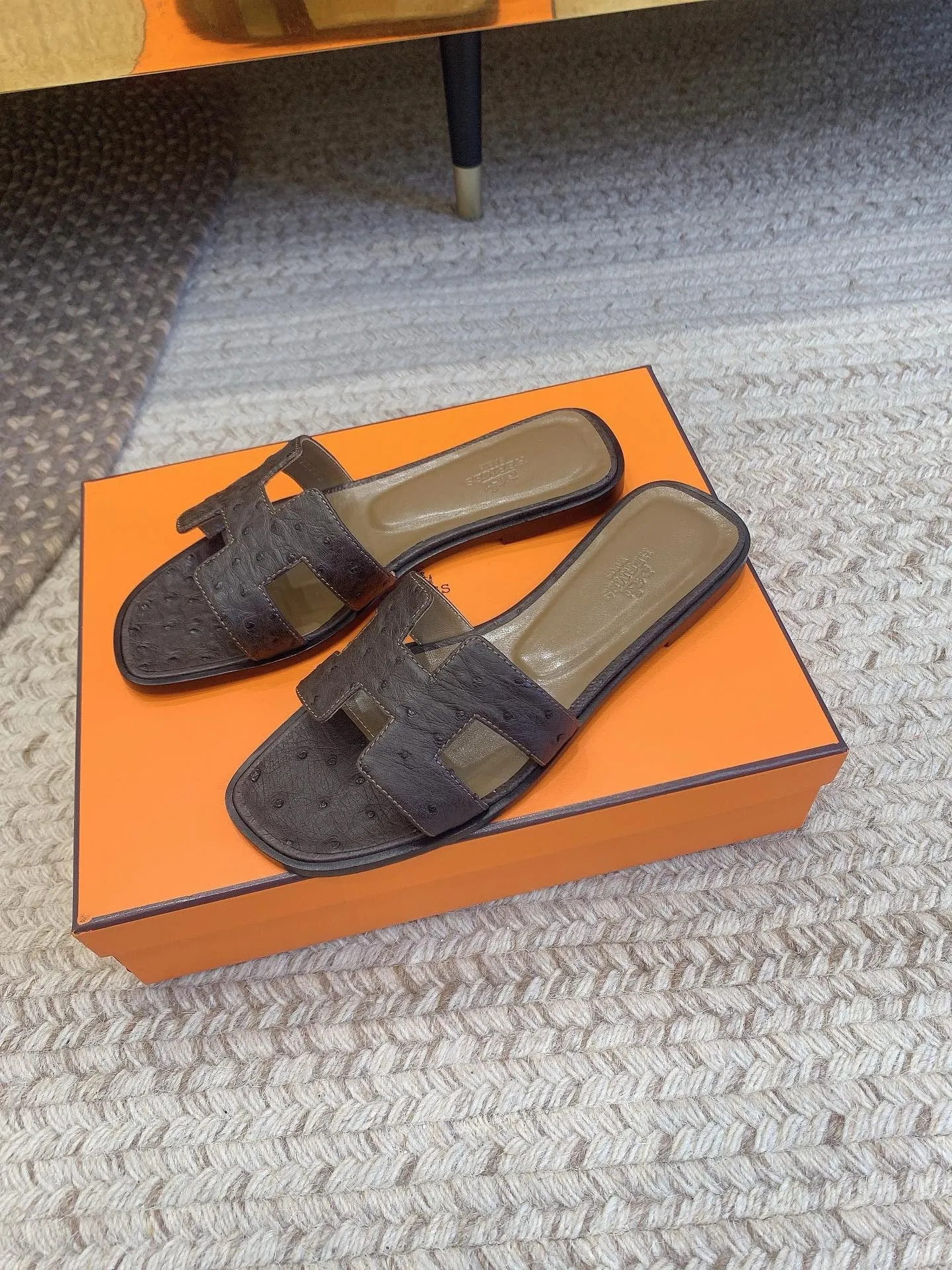SE1582 Hermes Oran Sandal / Size5-12