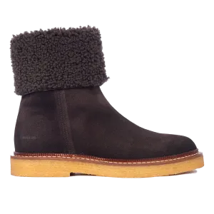 Suede boot with soft lambswool lining