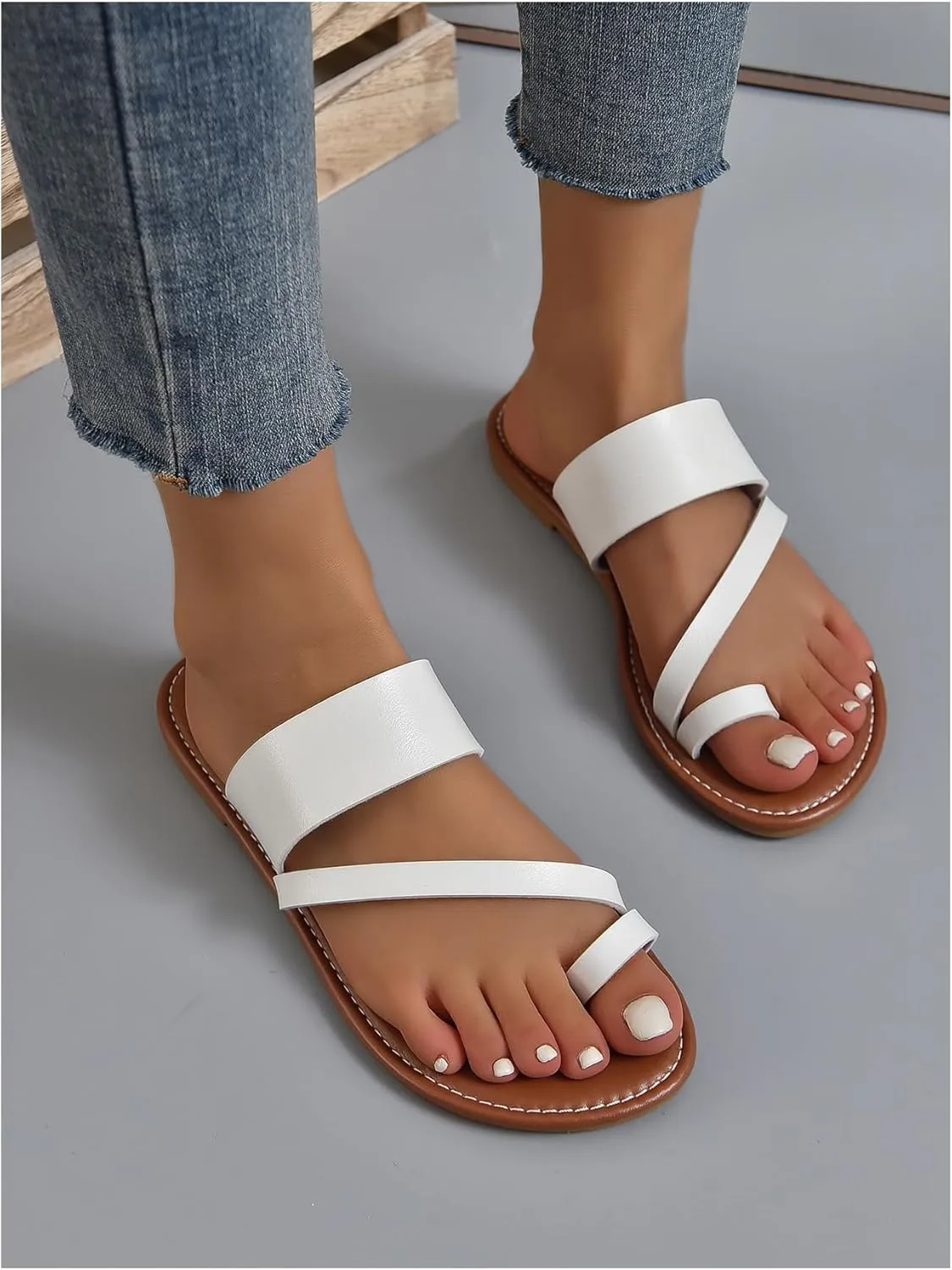 SweatyRocks Women's Open Toe Thong Sandals Slip on Toe Ring Flat Sandals Beach Summer Slide Sandals