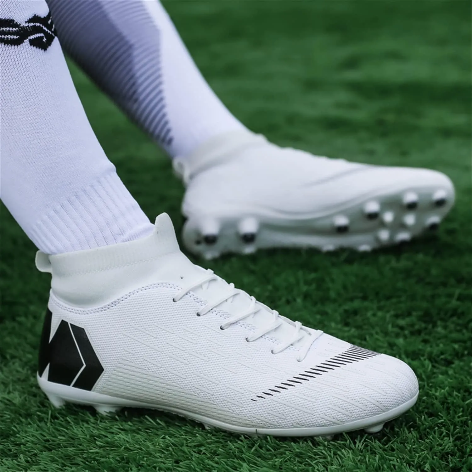 Unisex soccer sneakers are light, breathable, non-slip and shock-absorbing, and The youth high-top indoor lawn training hard bottom TF/AG.