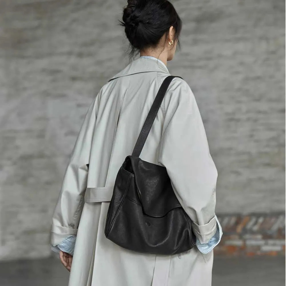 Women's soft leather handbag large capacity shoulder bag, flip cover mailman leather shoulder bag