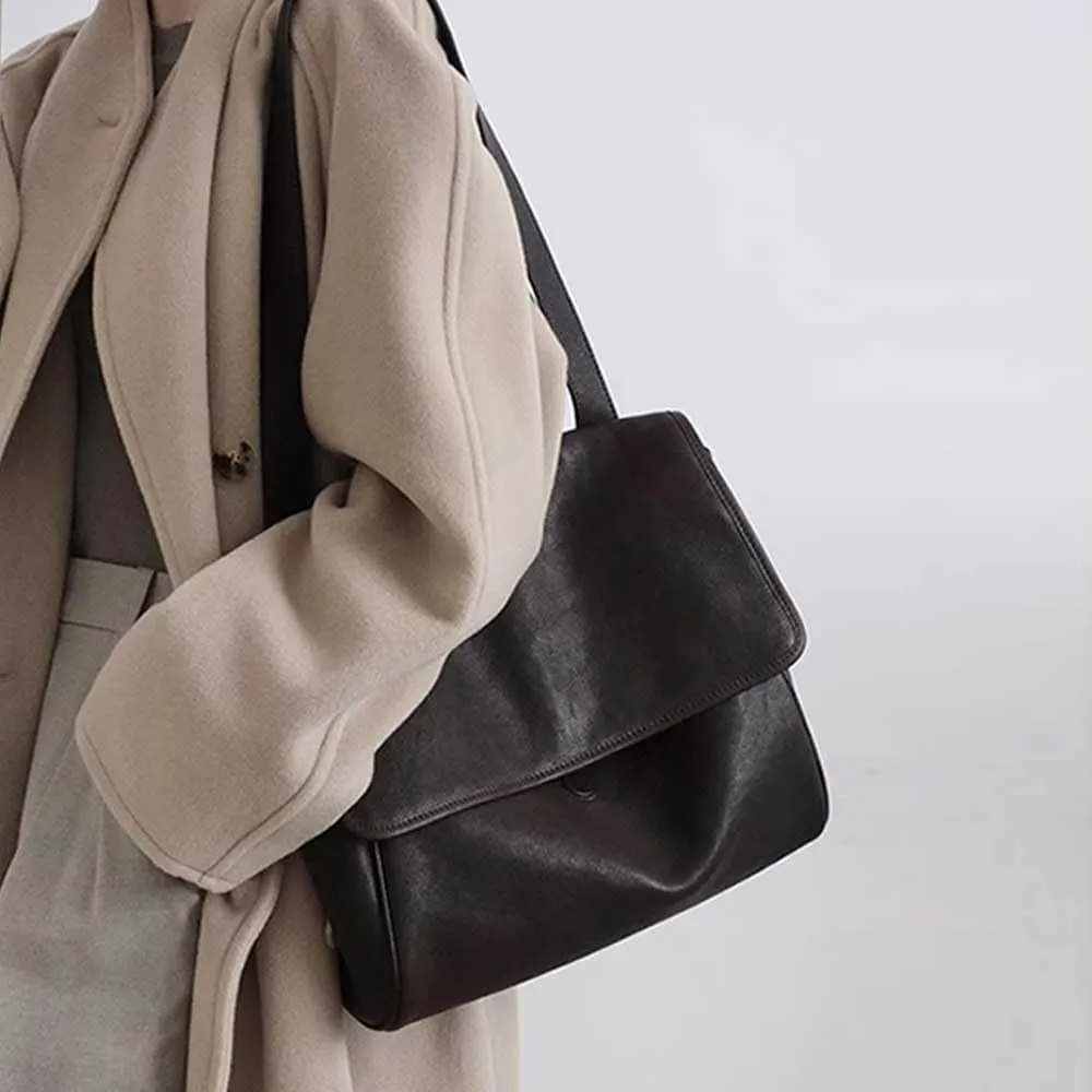 Women's soft leather handbag large capacity shoulder bag, flip cover mailman leather shoulder bag